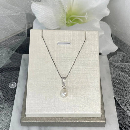 Allyn Pearl Necklace And Earring Set | Divine Bridal.