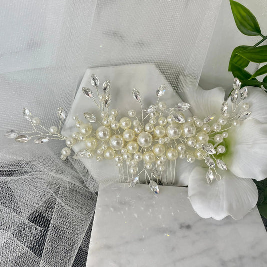 Dina Pearl and Diamanté Bridal Hair Piece: Classic Elegance.