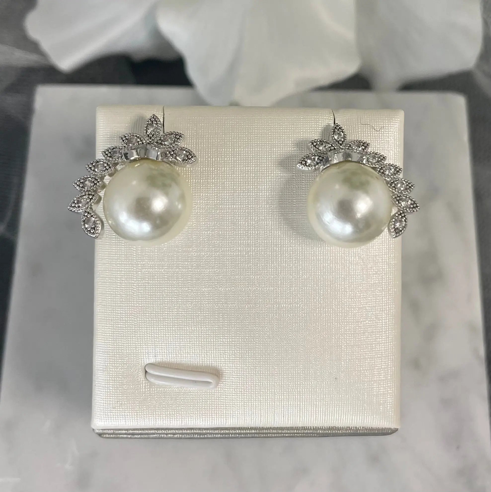 Gloria Necklace & Earring Set.