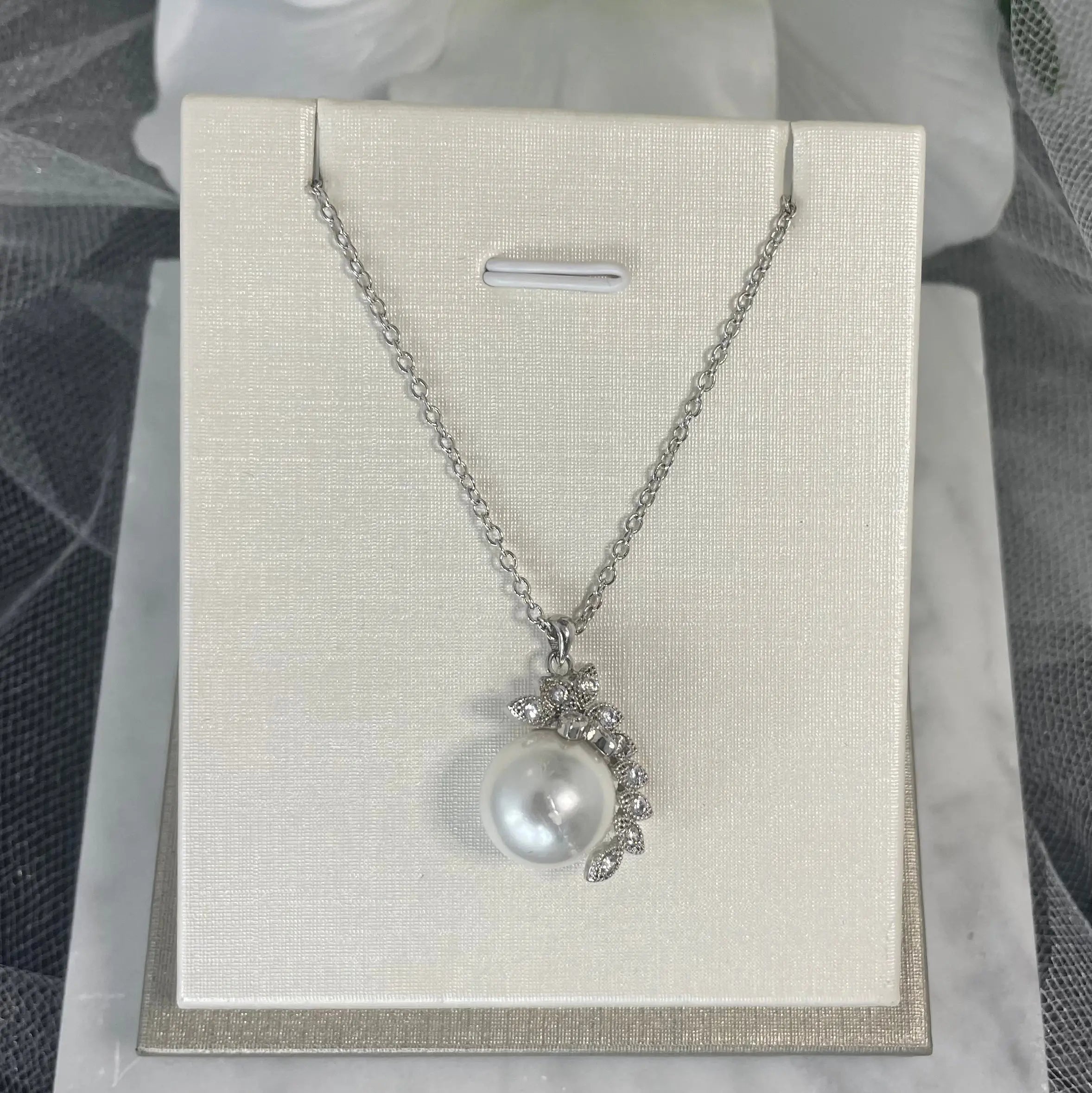 Gloria Necklace & Earring Set.