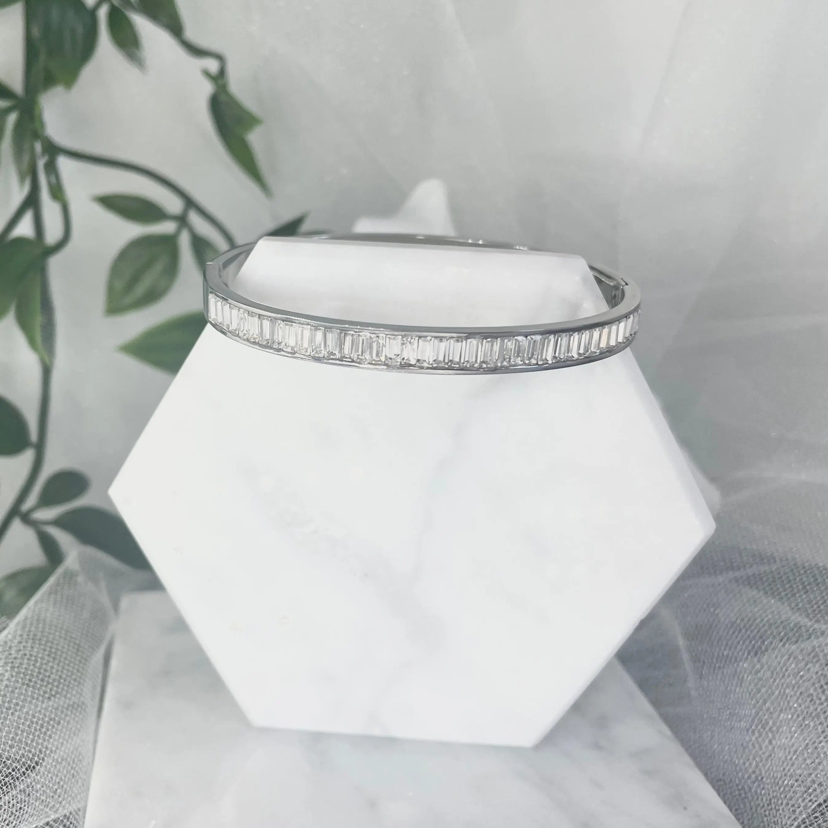 Goddess Bridal Bracelet: 18K Gold Plated | Luxury bridal accessories.