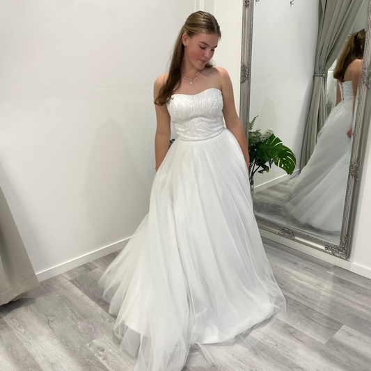 Vienna Debutante Divine Bridal