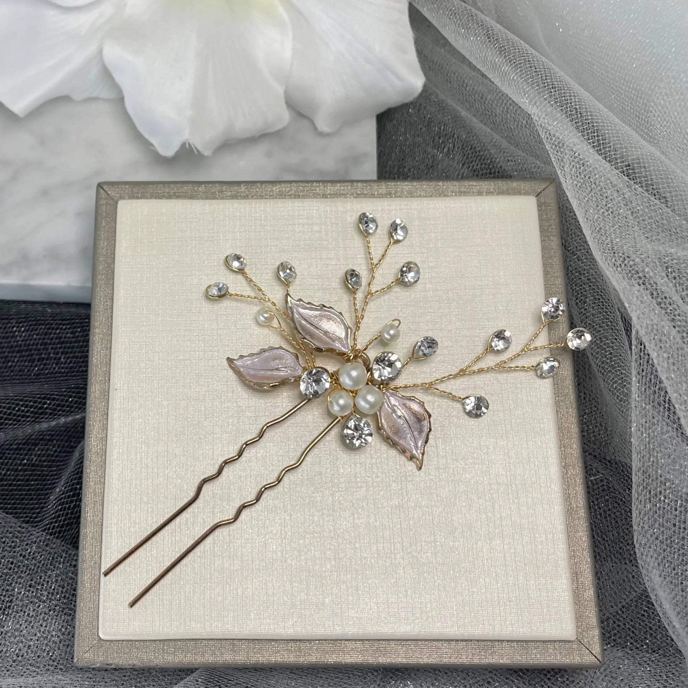 Megan Hairpin: Elegant Three-Leaf Design rose gold wedding hair pins.