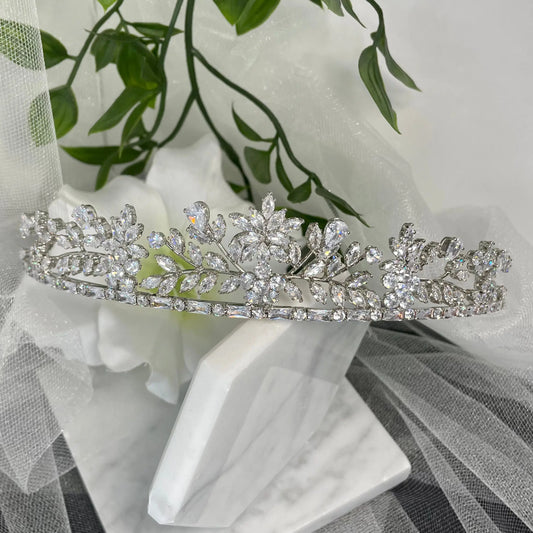 Nia Rhinestone Crystal Bridal Wedding Tiara: Elegant Floral Design Headpiece.
