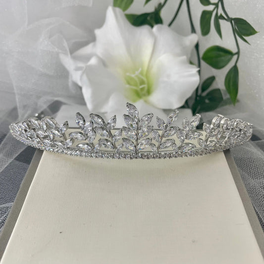 Ollie Crystal Leaf Bridal Wedding Headpiece: Regal Elegance in Silver Tiara.