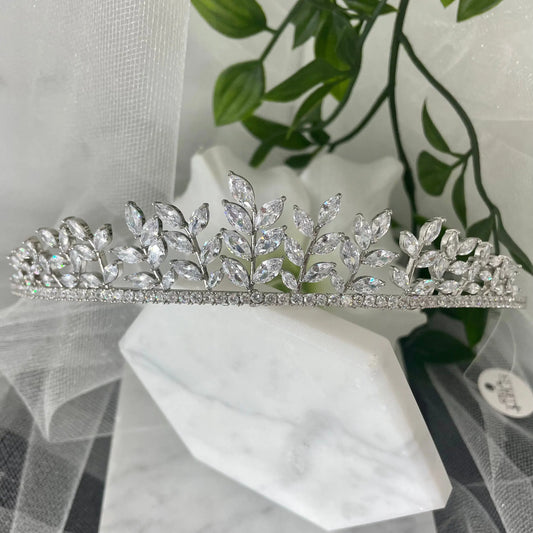 Ollie Crystal Leaf Bridal Wedding Headpiece: Regal Elegance in Silver Tiara.