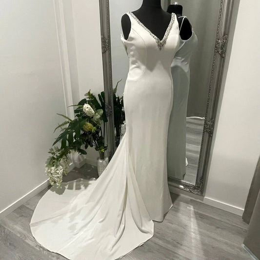 Treasure wedding dress Melbourne – fit & flare gown with chapel train