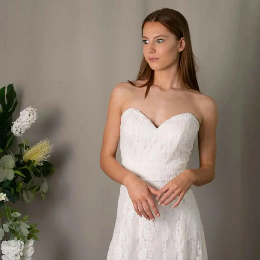 Ellie: Bohemian Elegance in Strapless Design.