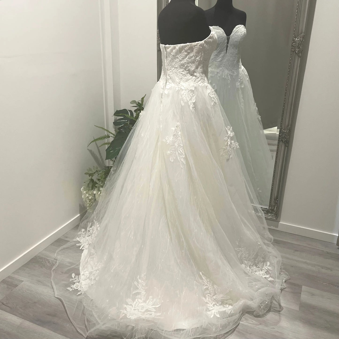 Kate wedding gown