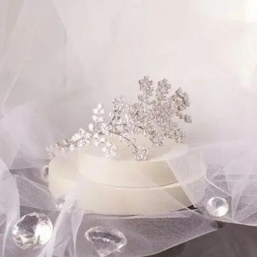 Lena wedding headband: Floral Elegance in Shimmering Silver.