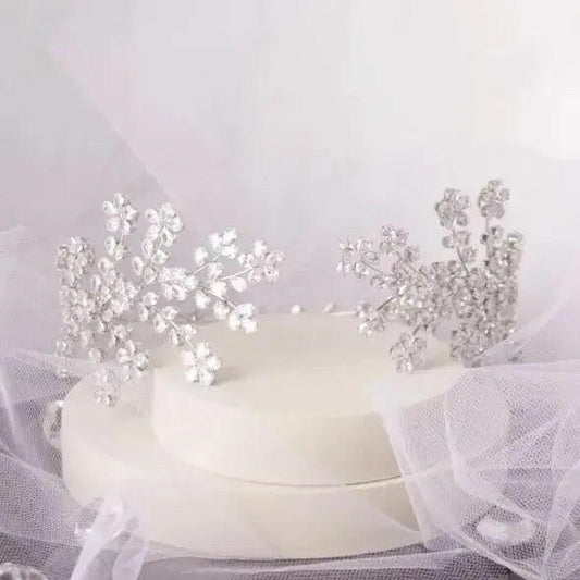 Lena wedding headband: Floral Elegance in Shimmering Silver.