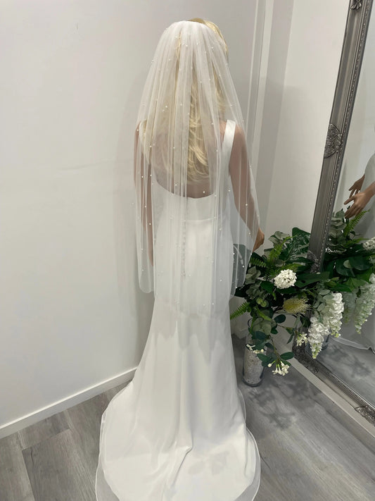 Bride wearing 1m pearl bridal veil with soft tulle – back view