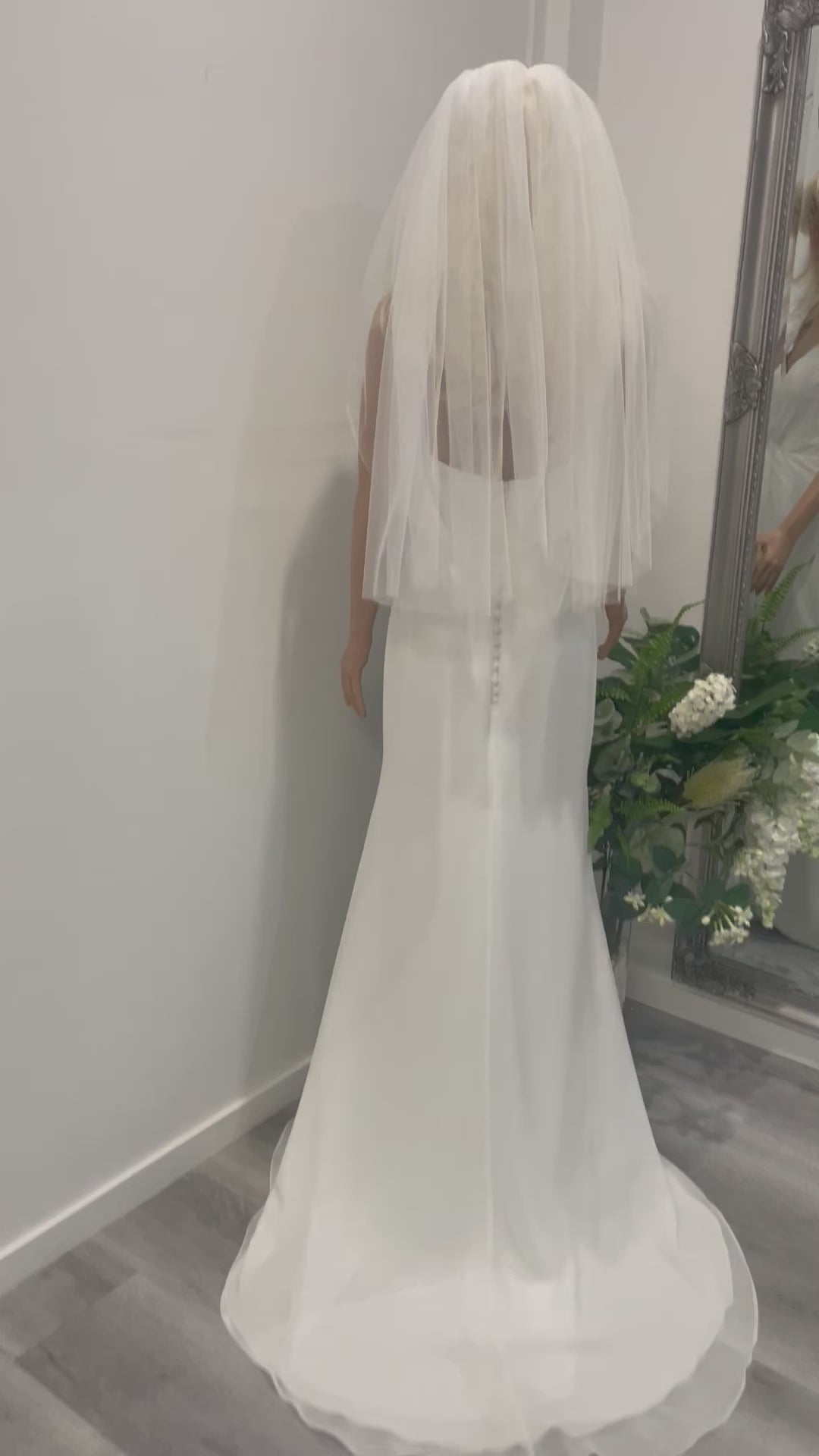 Light ivory vs dark ivory comparison – 75cm plain bridal veil