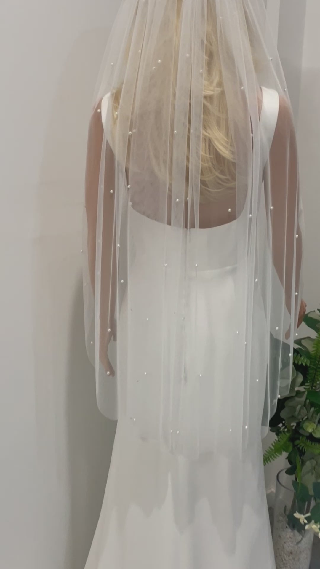 Light ivory vs dark ivory bridal veil side-by-side comparison