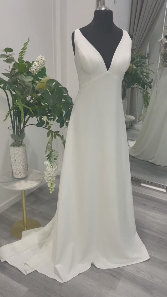 Isolde wedding gown minimalist design – Divine Bridal Shop Online