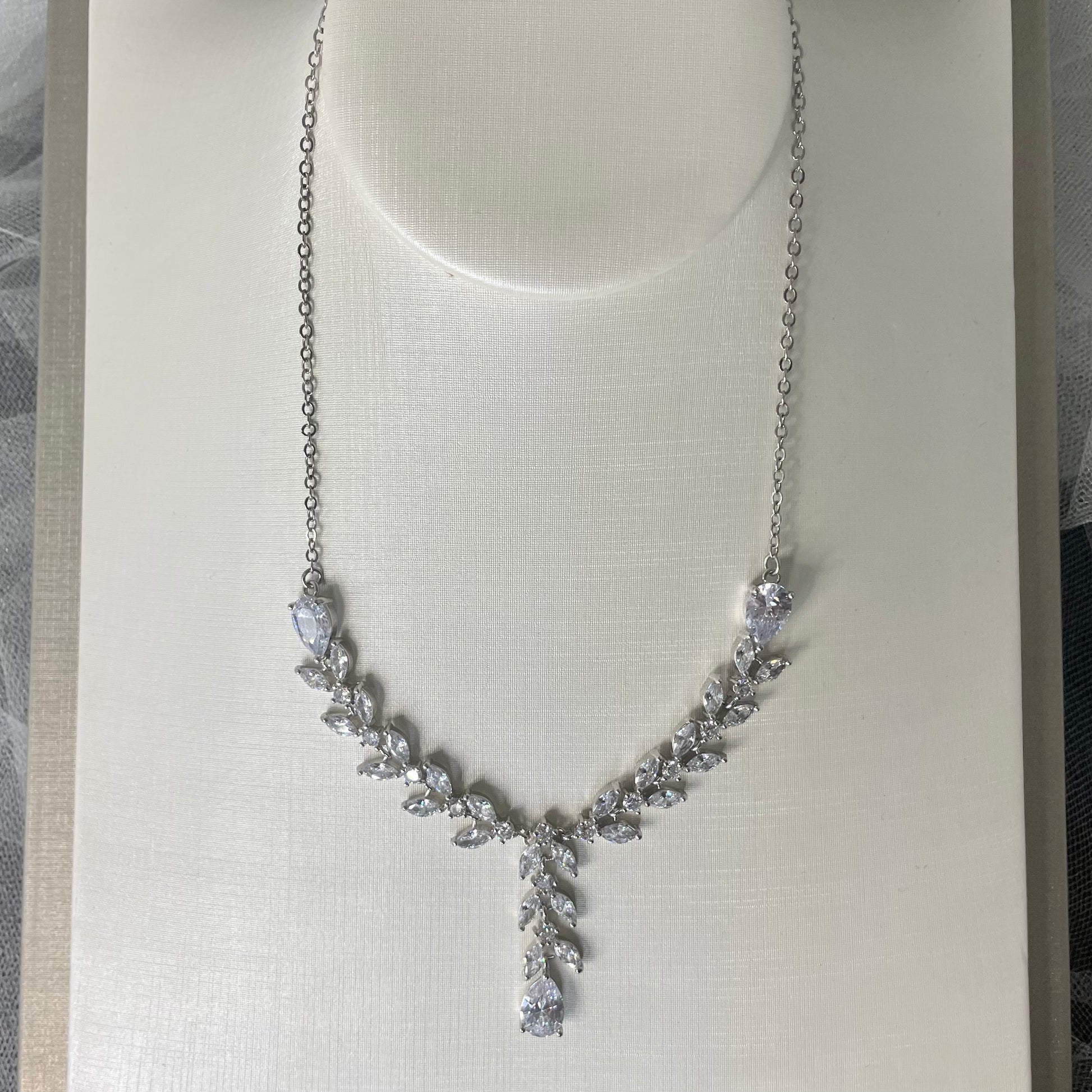 "Madeleine, Exquisite Leaf-Inspired Bridal Necklace for Elegance on Your Special Day"