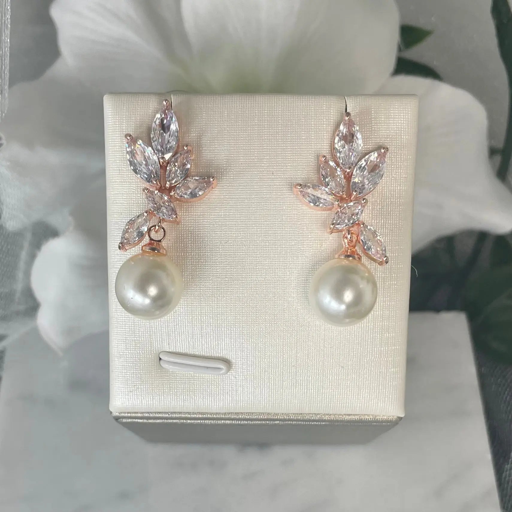 Celeste Pearl Earrings – Cascading Bridal Elegance.