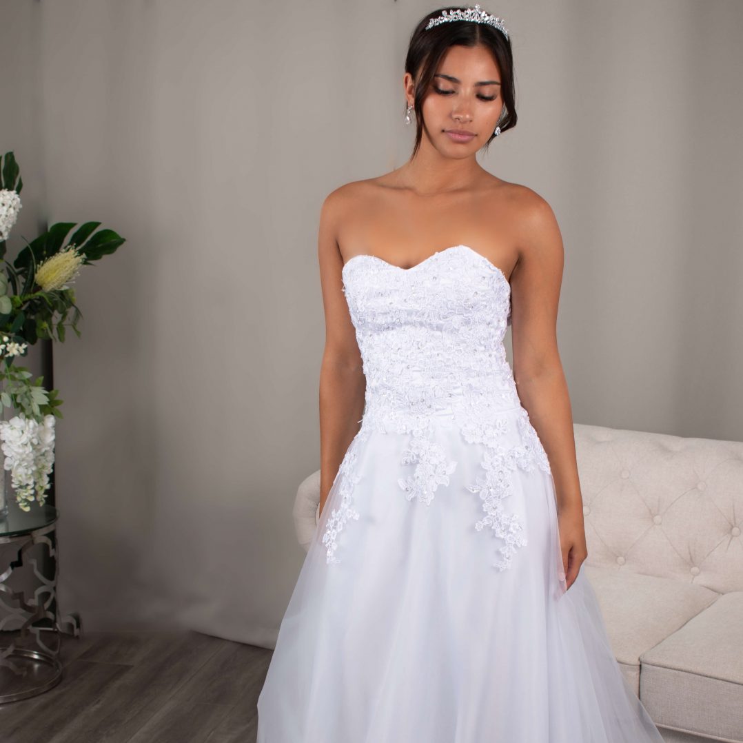 Libby – Sweetheart Neckline Lace A-line Tulle Deb Dress Debutante Gown