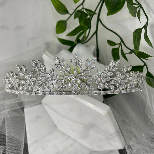 Darcy Bride Crown: Timeless Elegance in Silver.