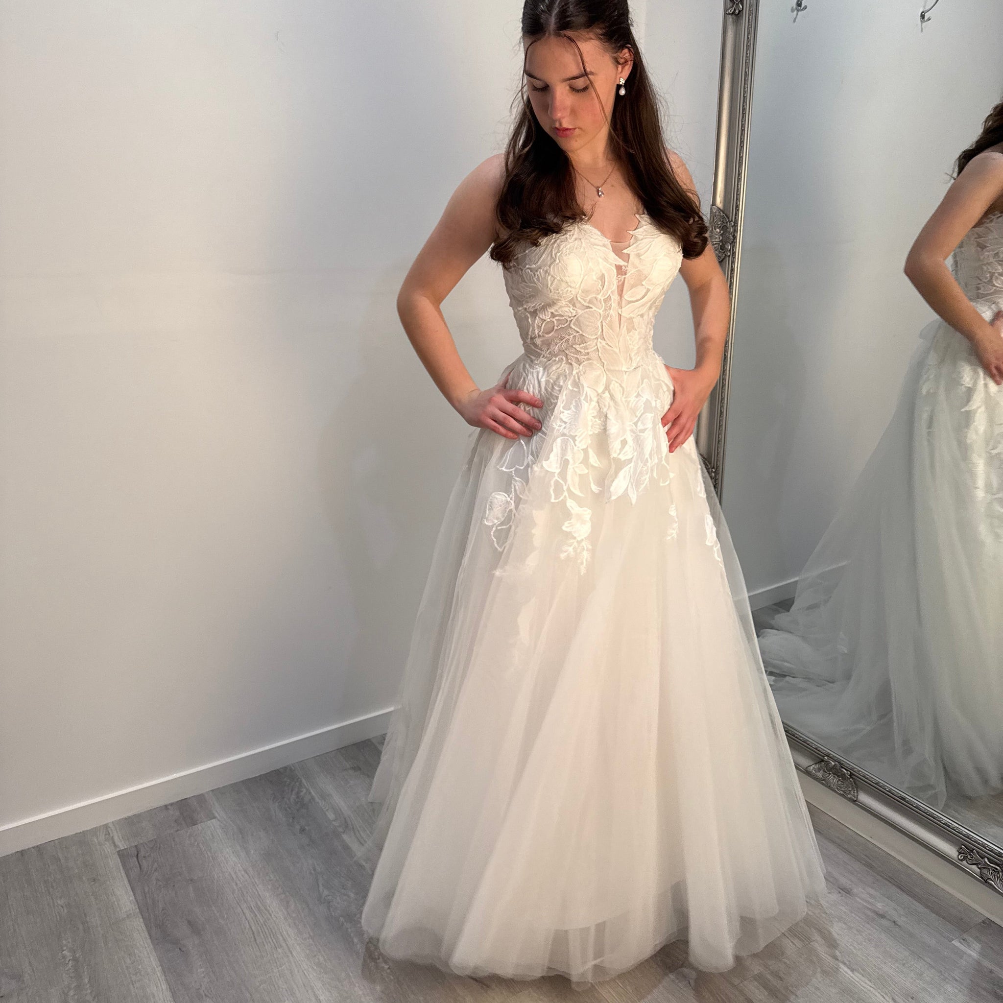 Dua Wedding Dress with lace bodice, sweetheart neckline, and flowing tulle skirt – Divine Bridal Melbourne.
