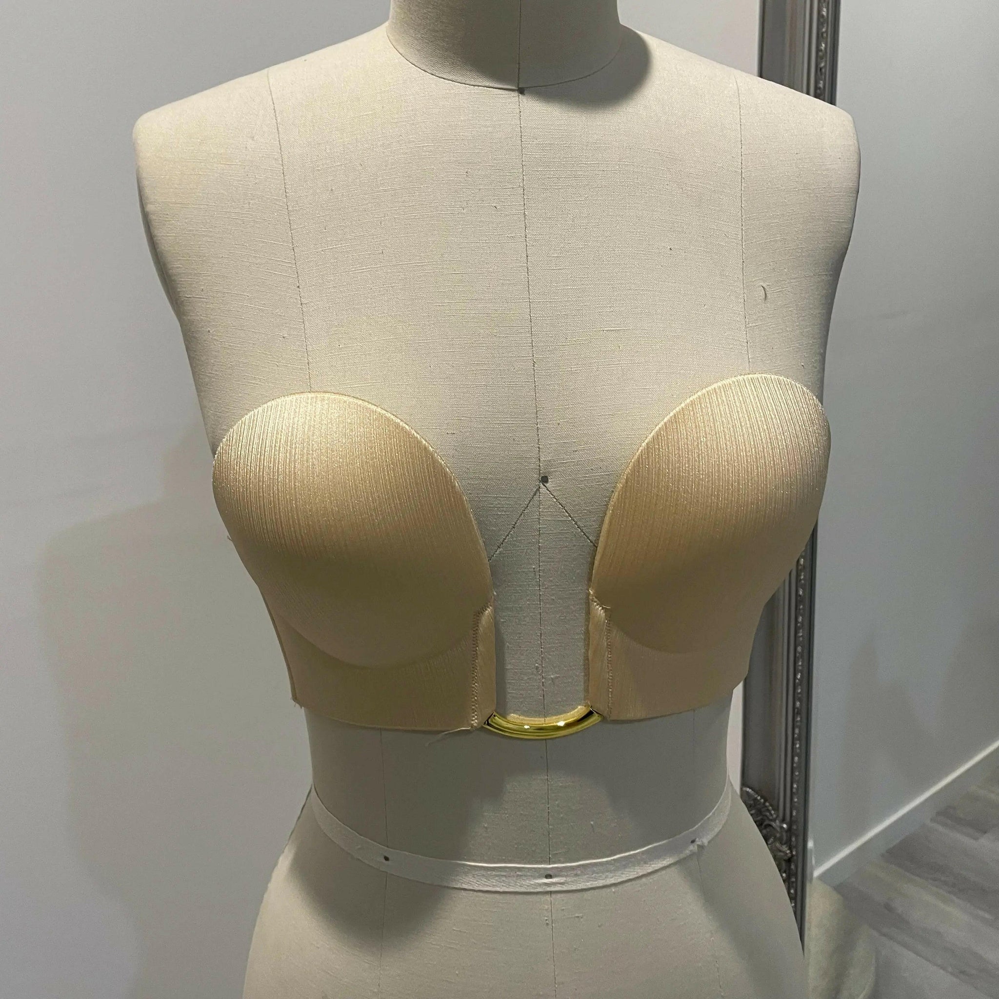 Magical Lift adhesive bra Divine Bridal