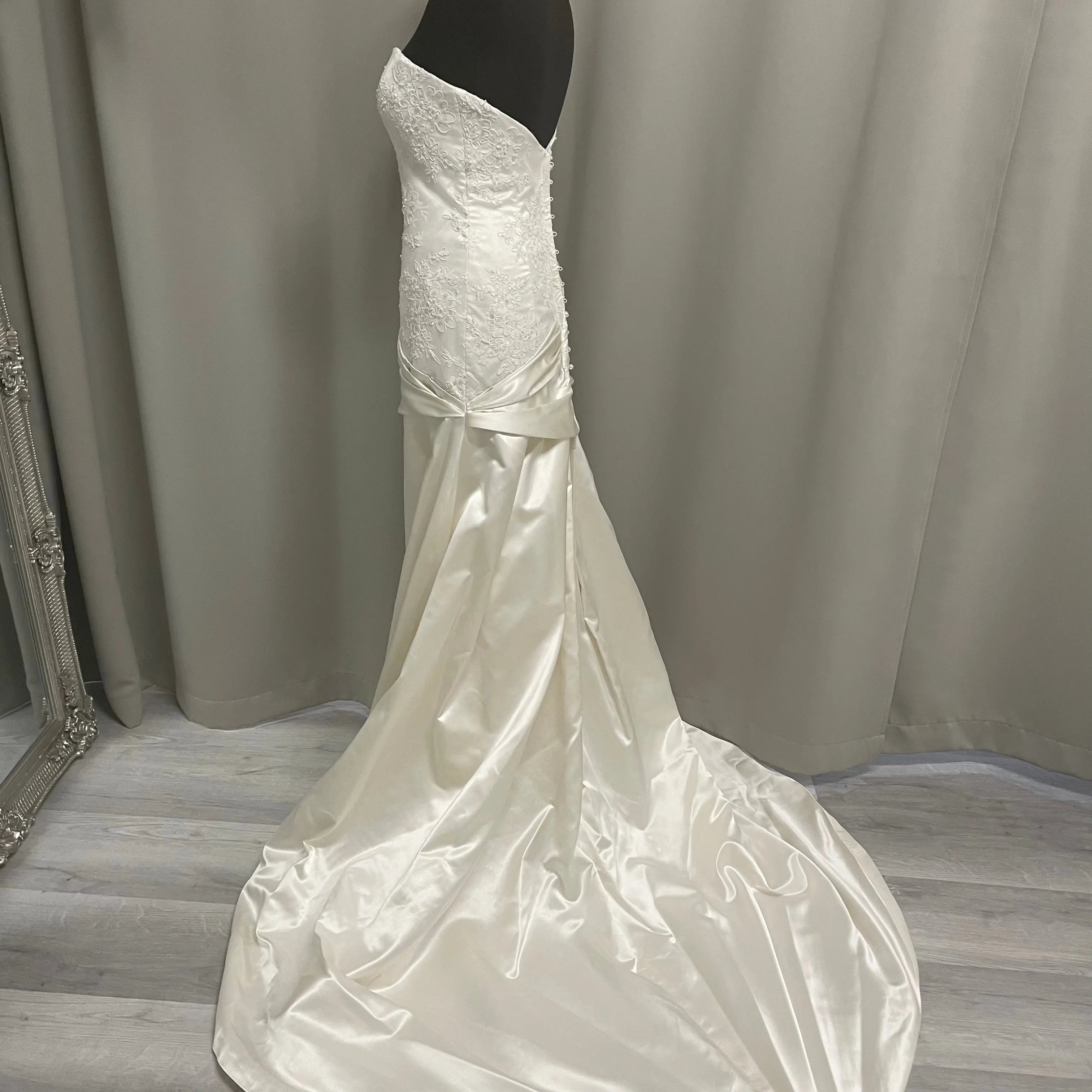 Elara Beaded Lace Mermaid Bridal Gown.