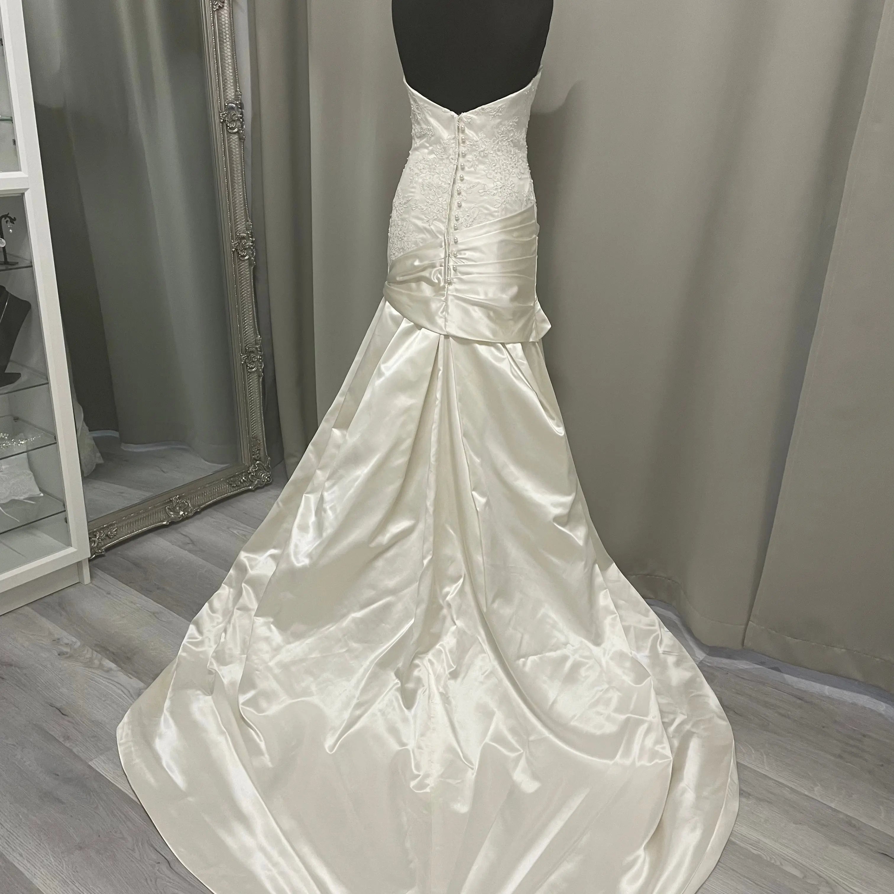 Elara Beaded Lace Mermaid Bridal Gown.