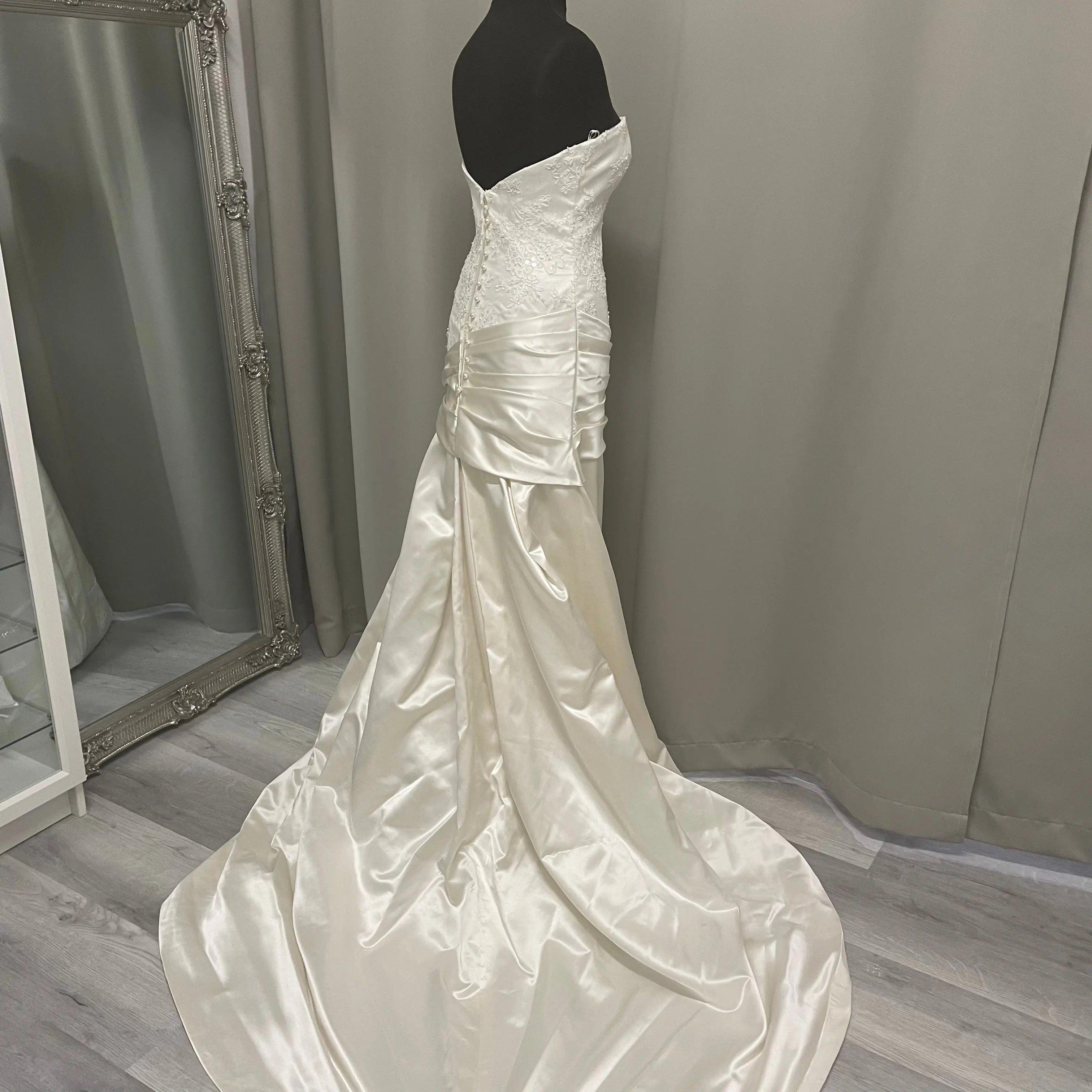 Elara Beaded Lace Mermaid Bridal Gown.