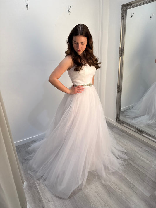 Elara Debutante Dress with sweetheart bodice, sparkling waistband, and flowing white tulle skirt – Divine Bridal Melbourne.