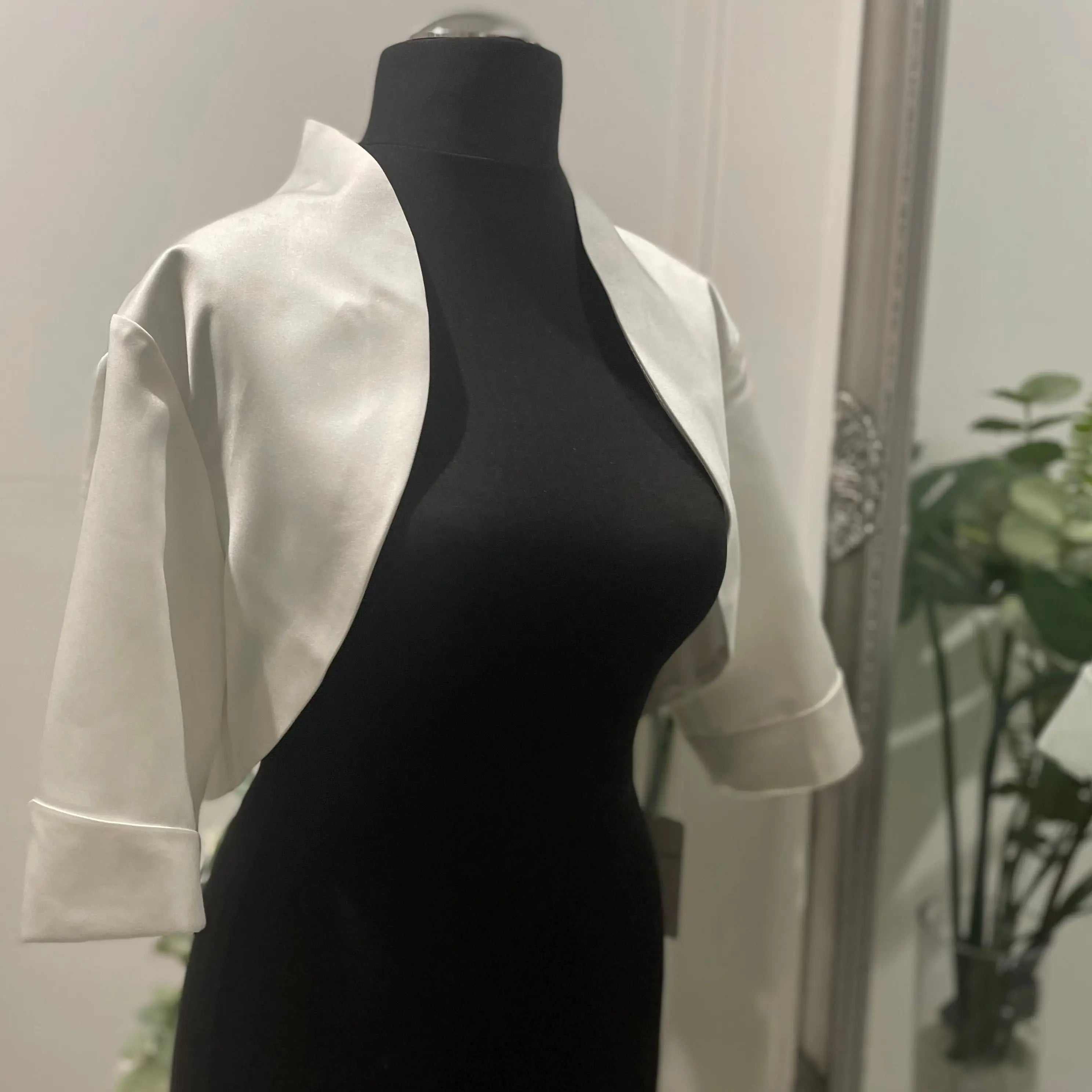 Elizabeth Satin Bolero – Customizable Elegance in Plus Size Bolero.