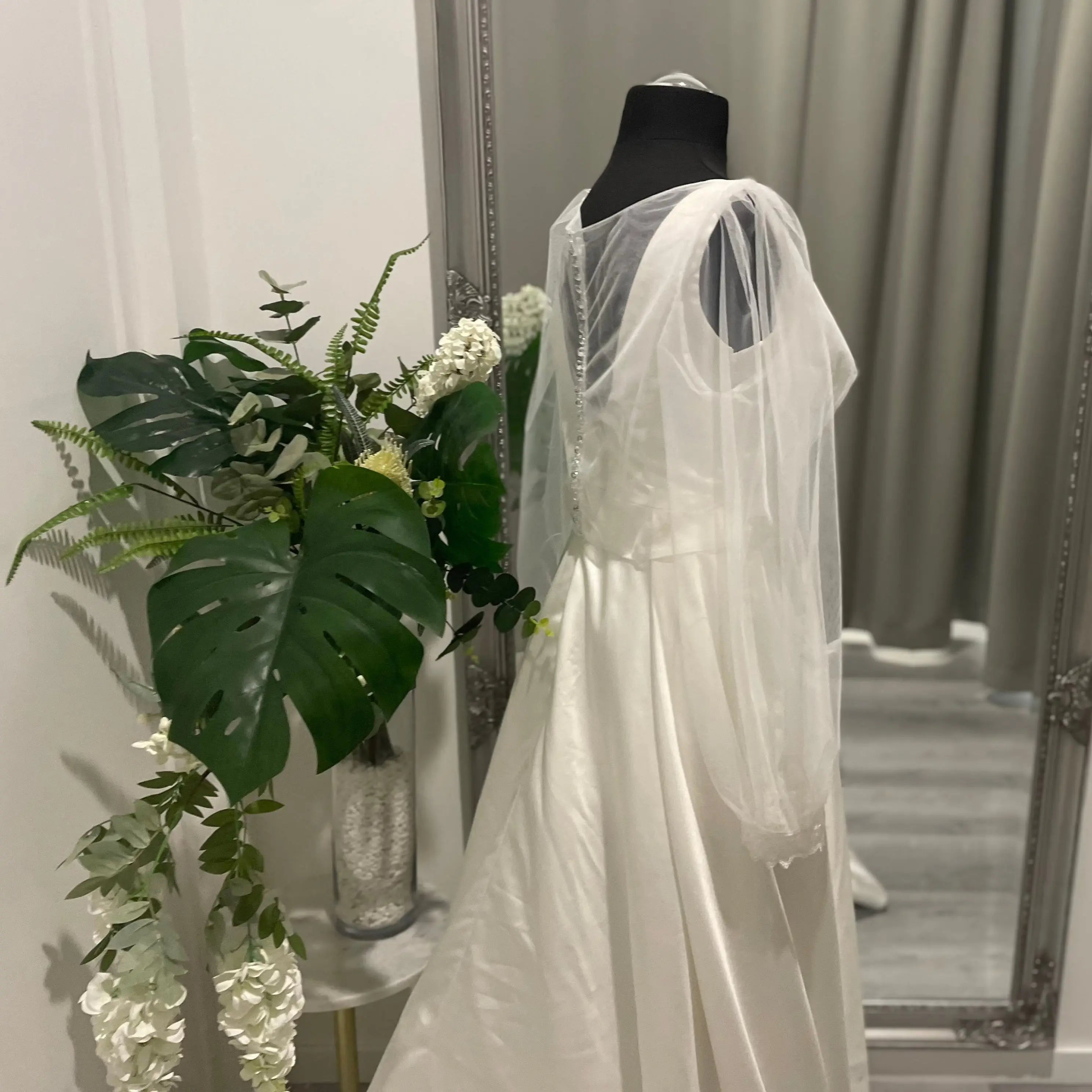 Estelle Lace Bolero Jacket – Refined Bridal Elegance.