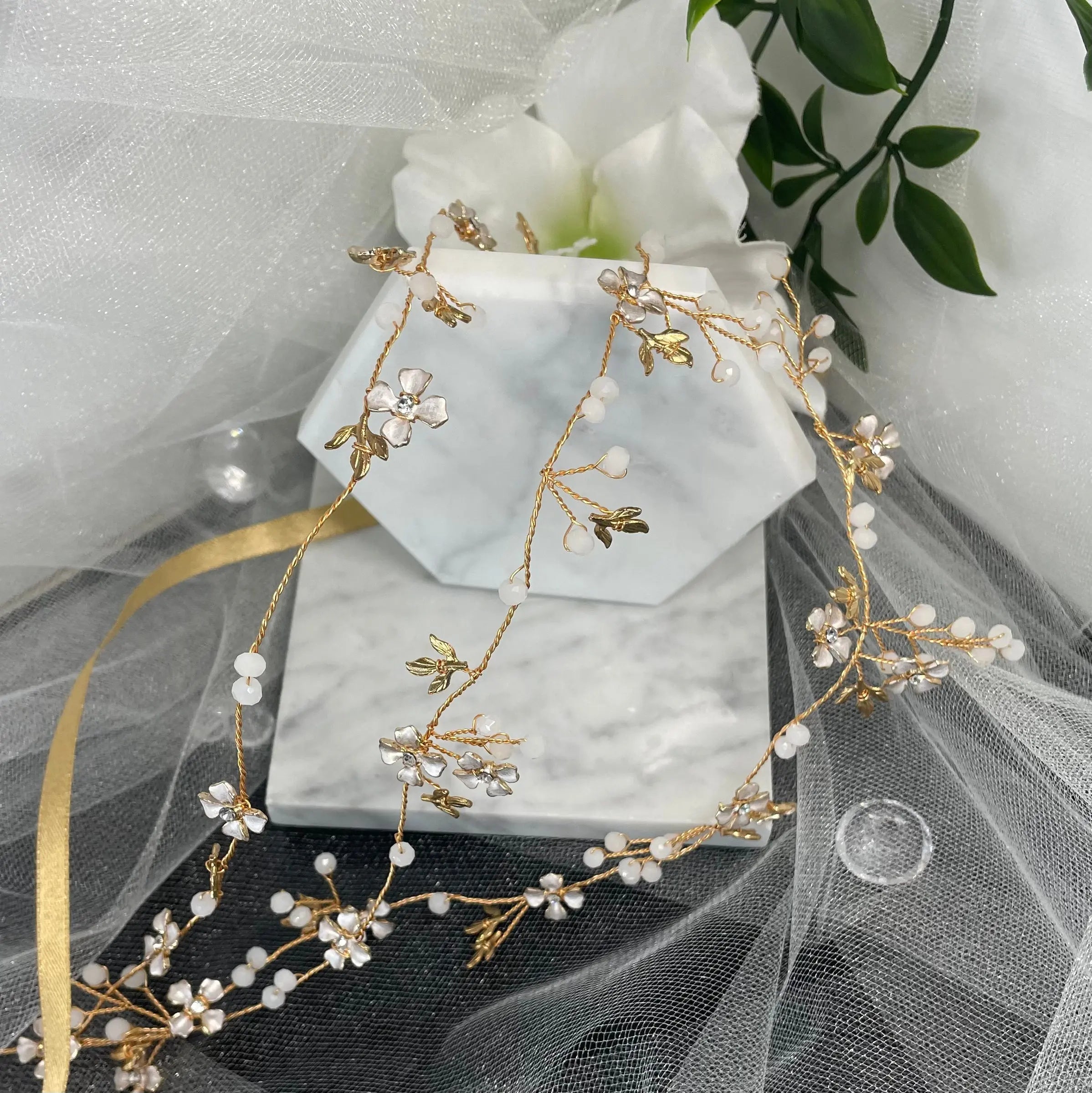 Eternal Wedding Hair Vine: Nature-Inspired Crystal Elegance.