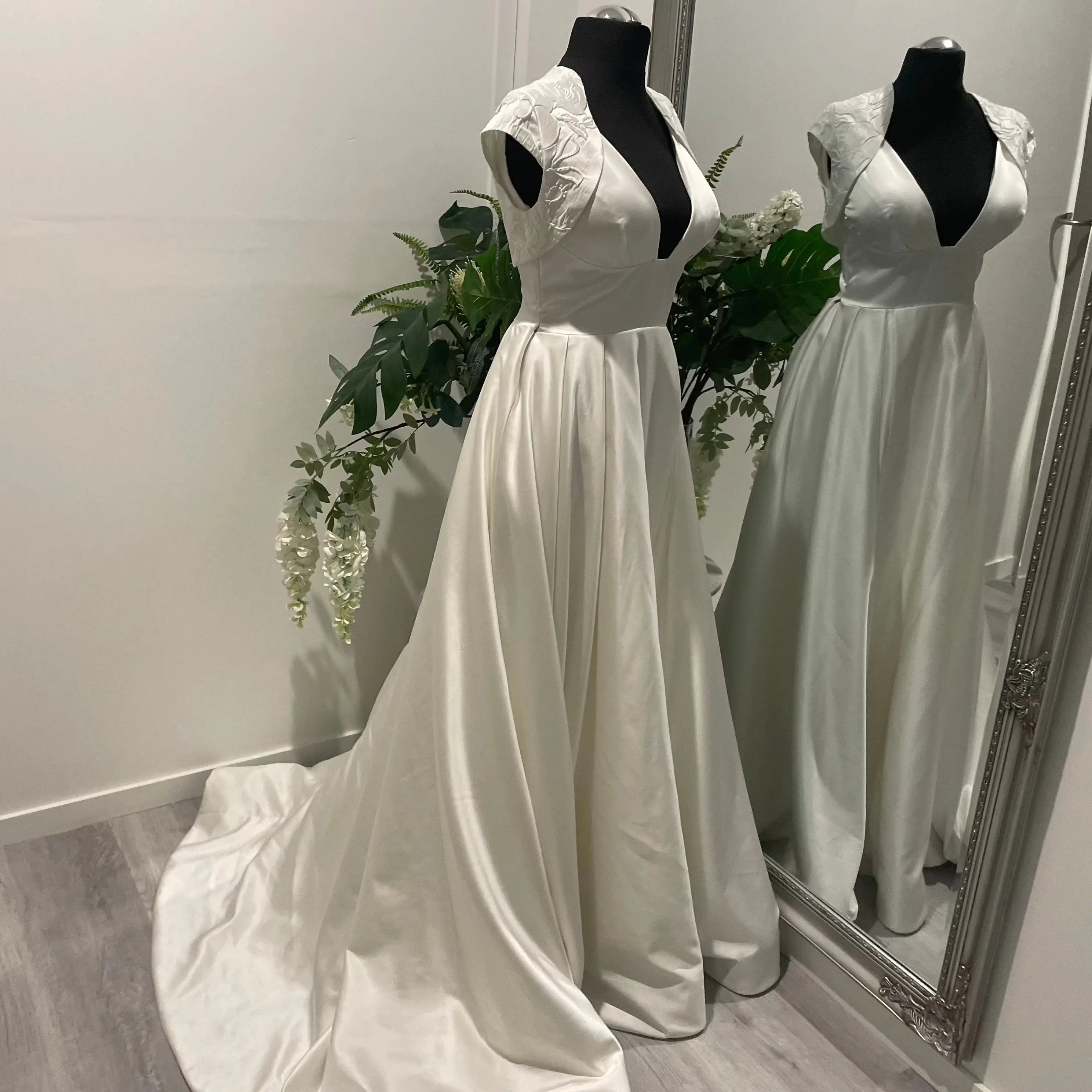 Gemma Cap Sleeve Bolero Jacket for Elegant Bridal Wear.