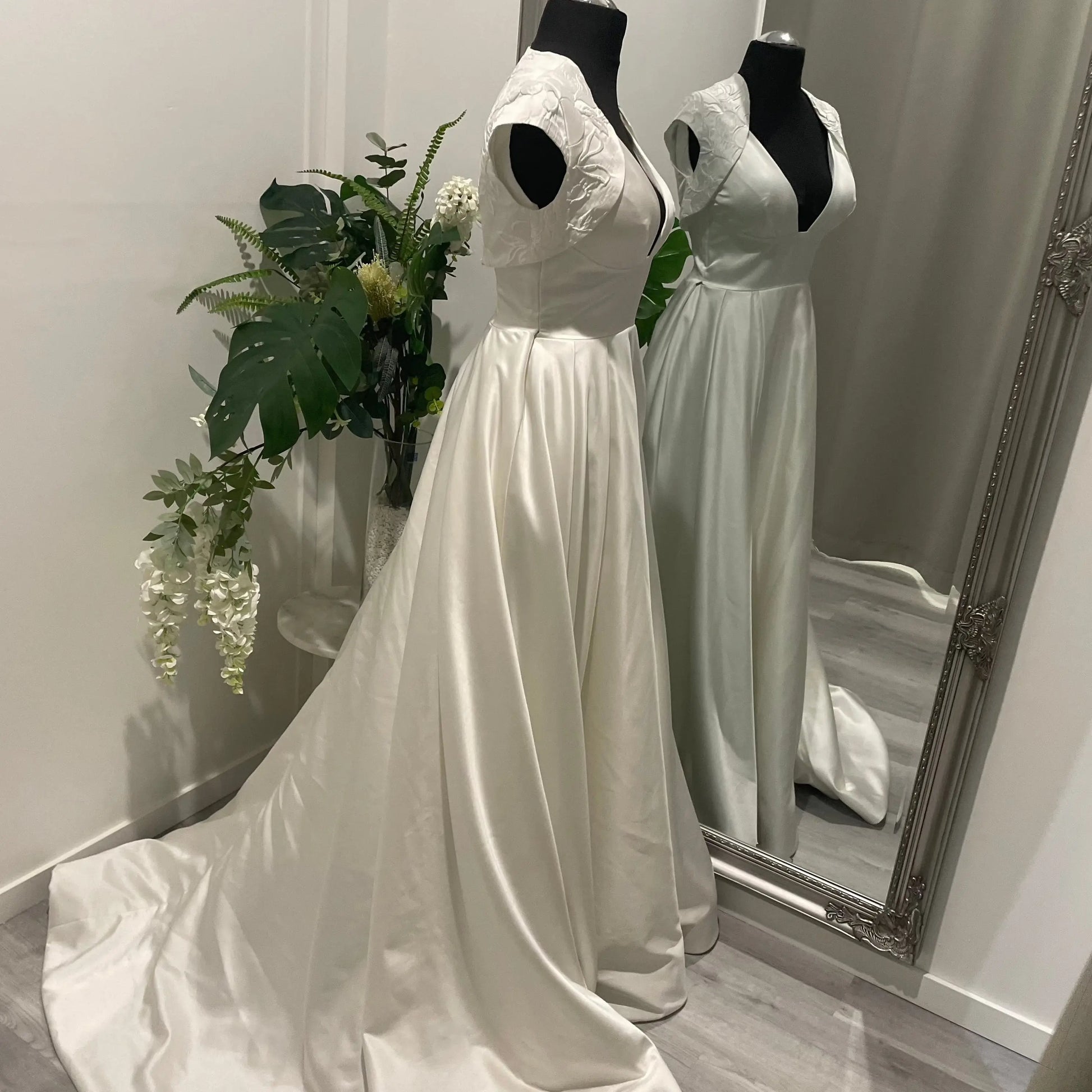 Gemma Cap Sleeve Bolero Jacket for Elegant Bridal Wear.