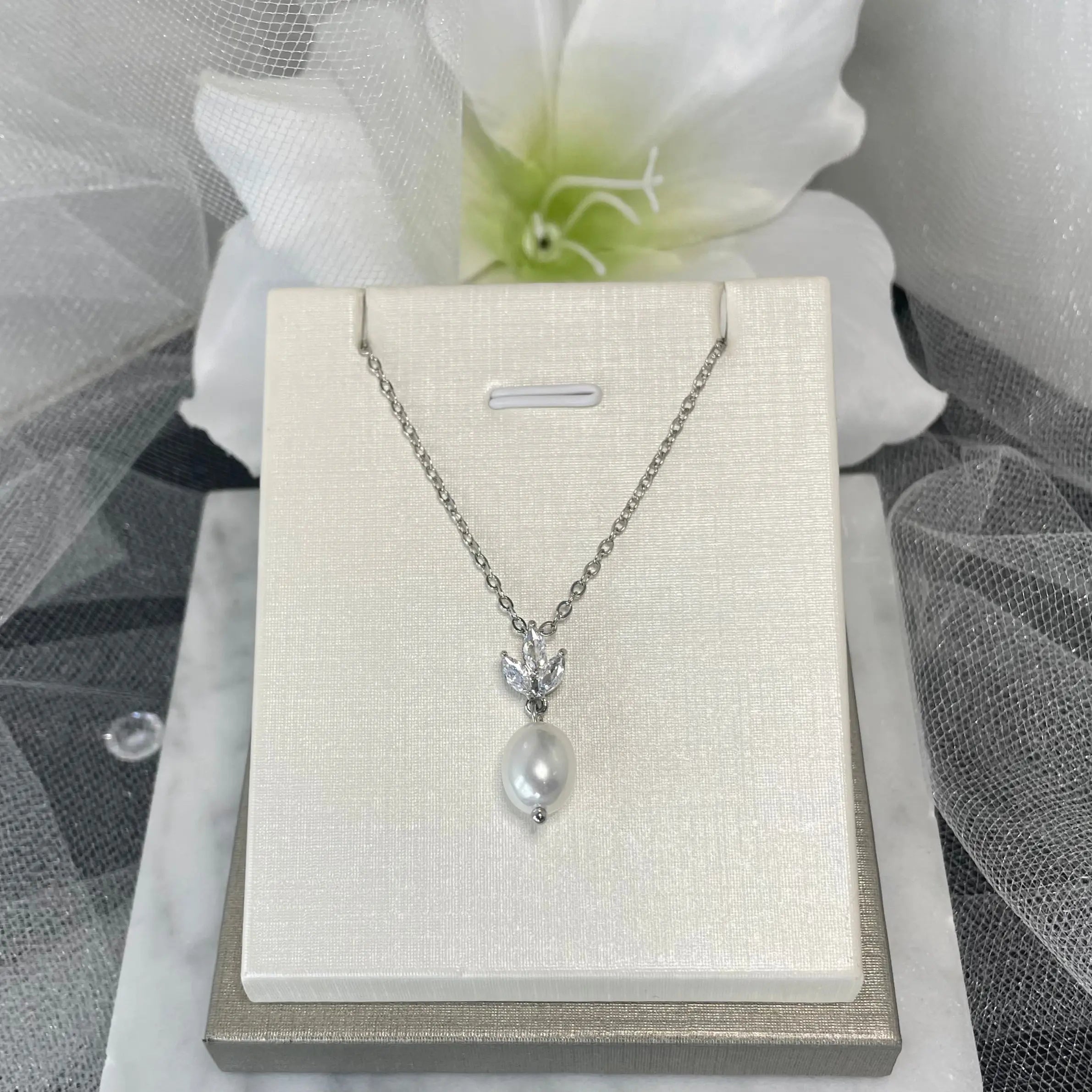 Harmony pearl necklace.