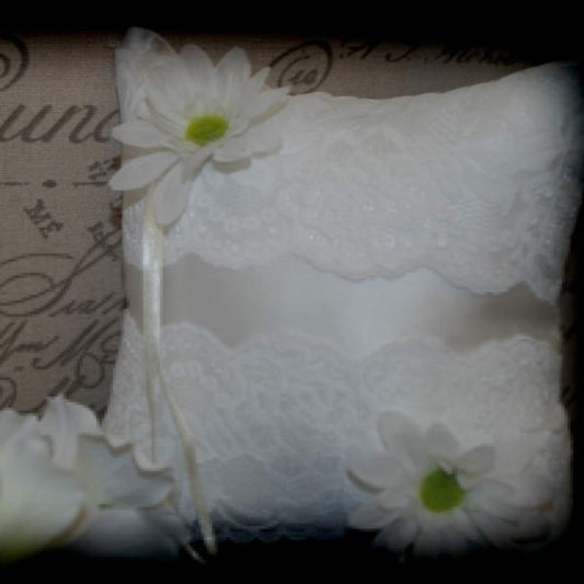 Flower & Lace Ring Pillow
