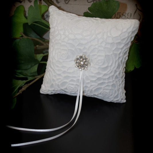 Lace ring pillow