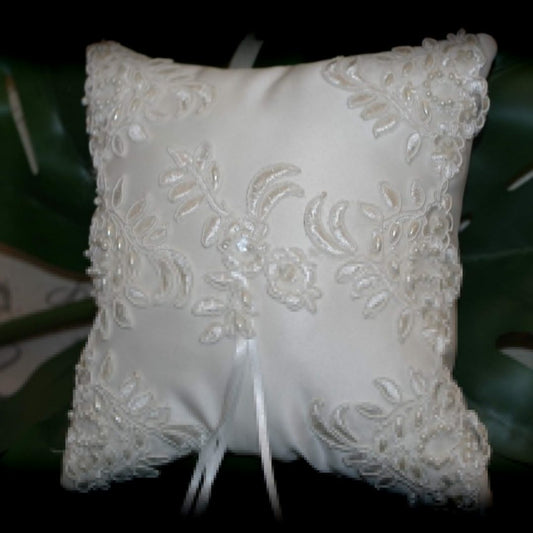 Lace & pearl applique ring pillow