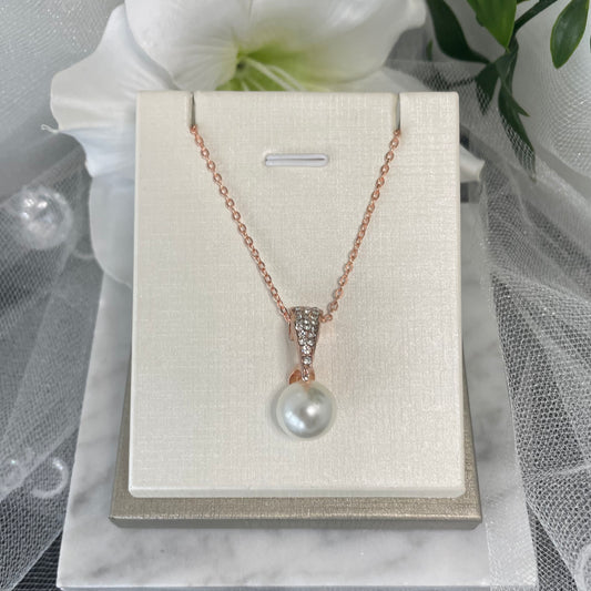 Fleur Crystal and pearl necklace