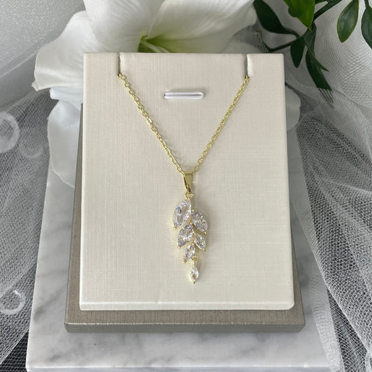 Sky crystal necklace