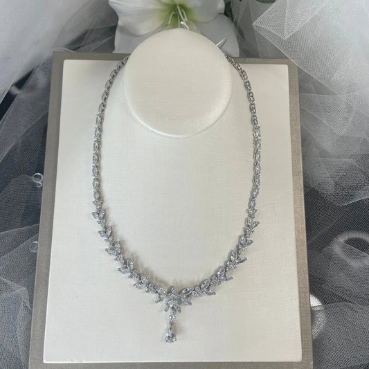 Jodie Leaf Flower Earring & Necklace Set.