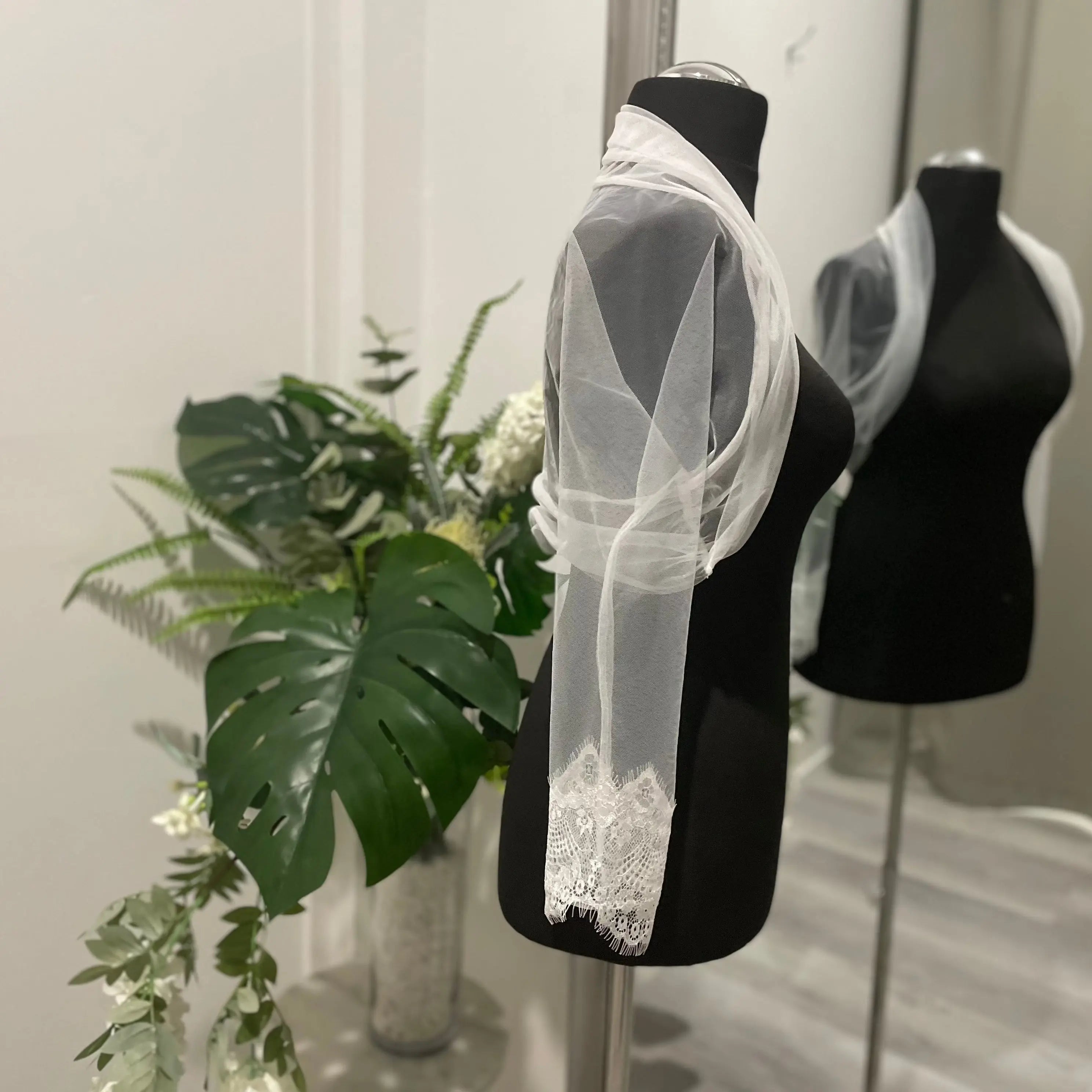 Julia Lace Wedding Bolero – Elegant Sleeved Design.