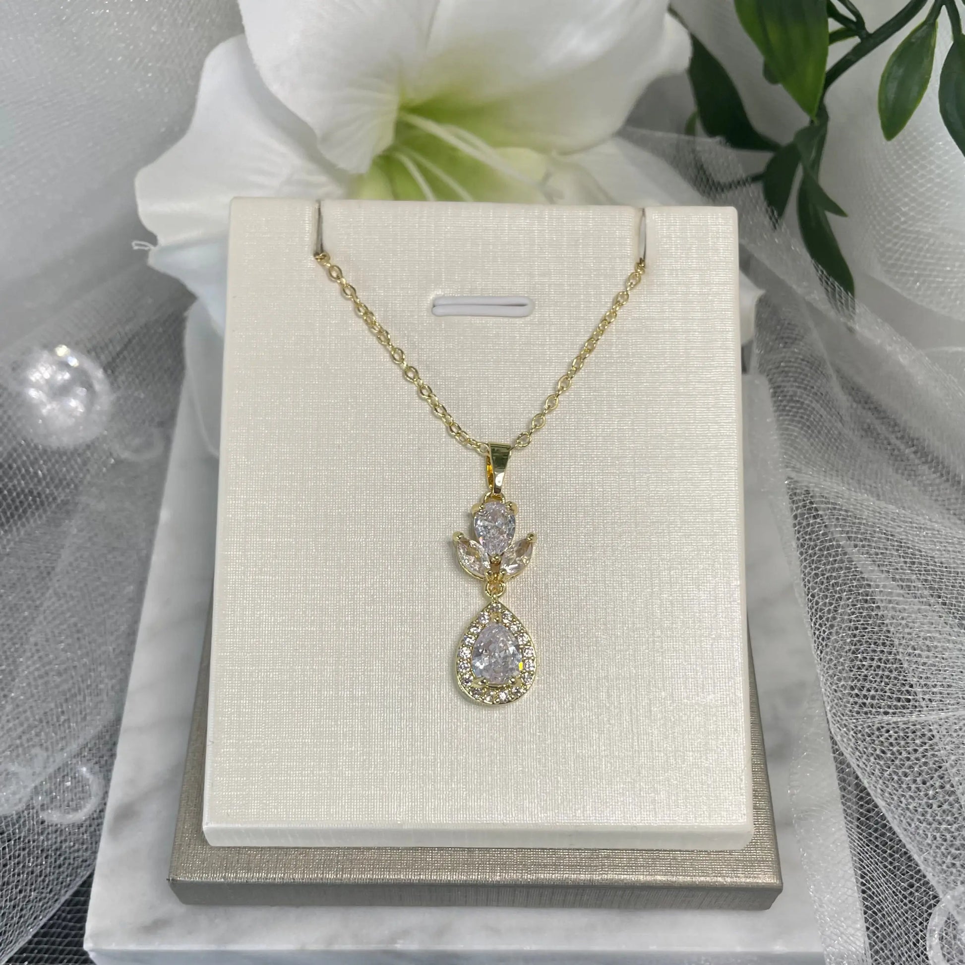 Kaia vintage wedding necklace.