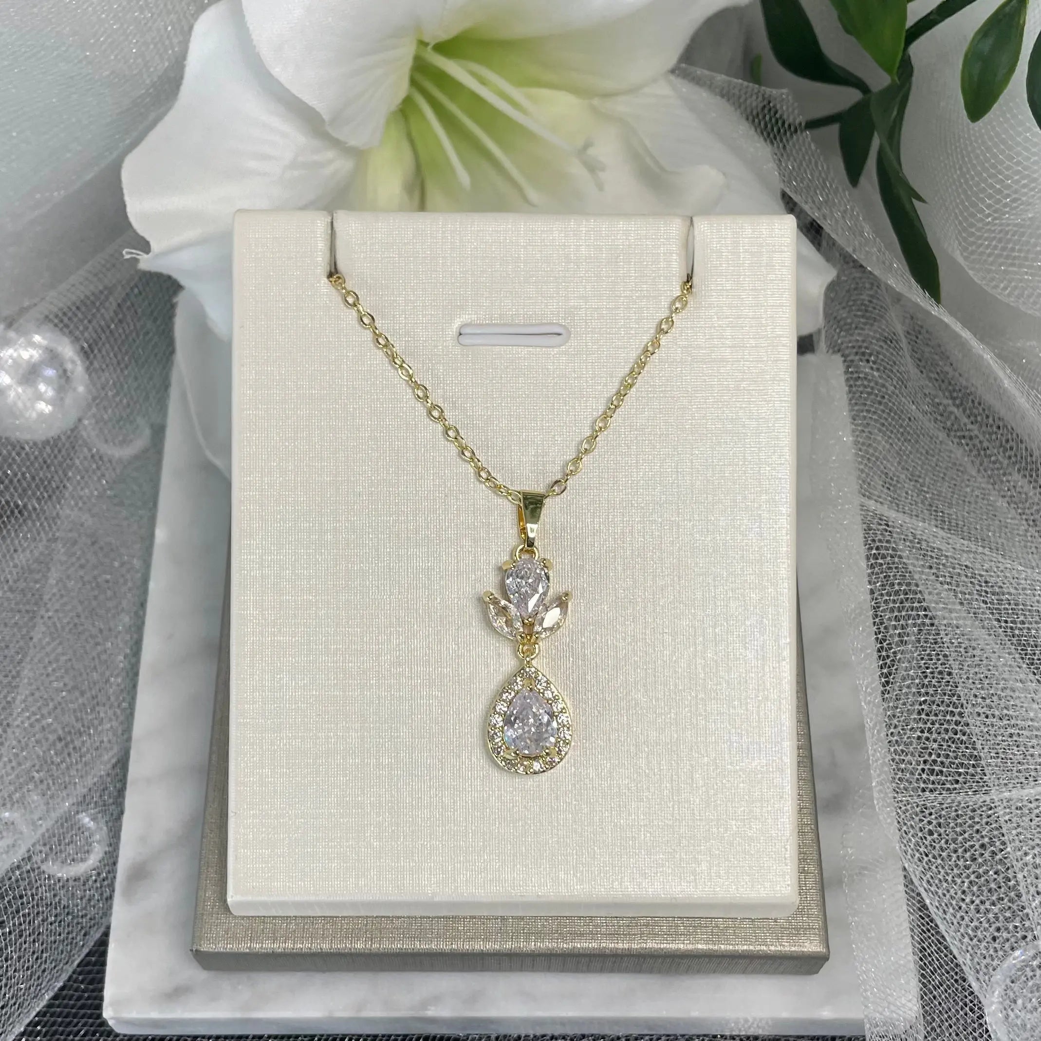 Kaia vintage wedding necklace.