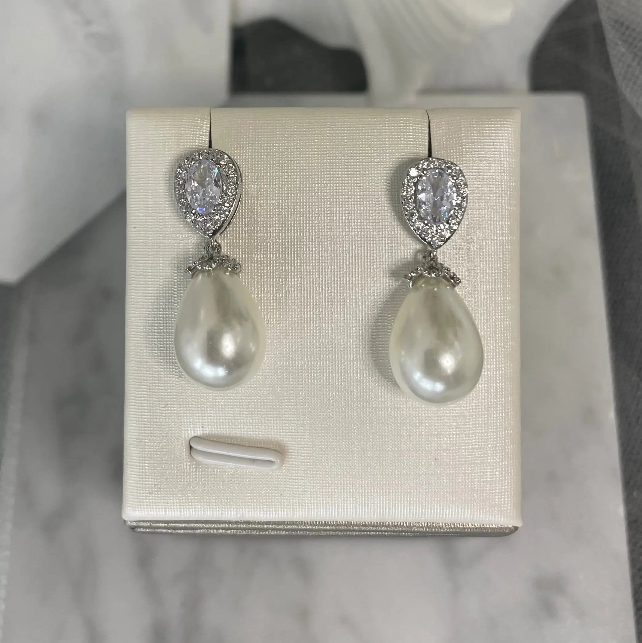 Kira Designer Bridal Earrings: Timeless Elegance for Your Wedding.