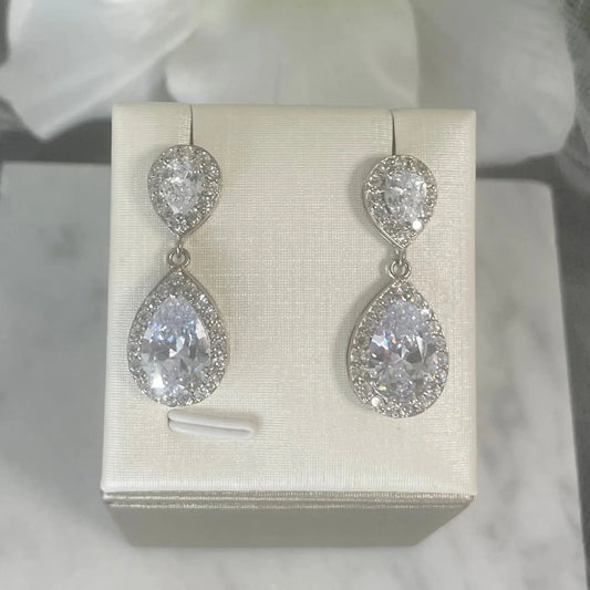 Leona Earring & Necklaces For Women.