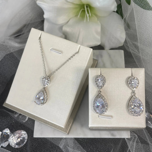 Leona Earring & Necklaces For Women.