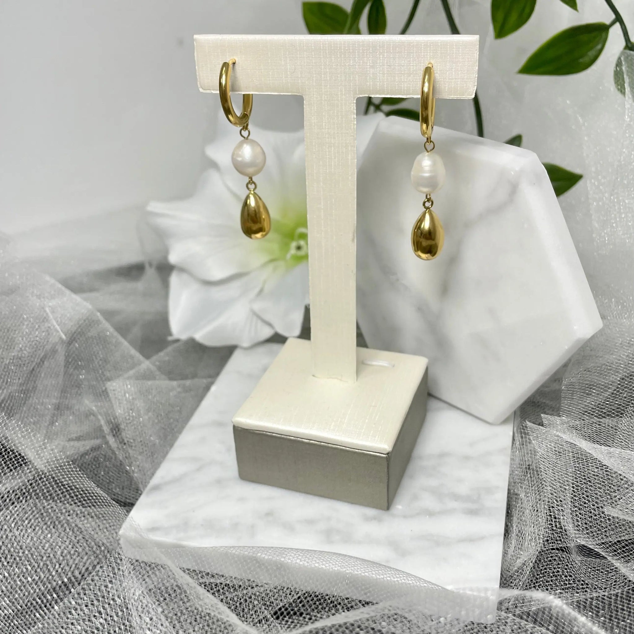 Luminara Waterfall Bridal Pearl Earrings – Opulent Bridal Luxury.