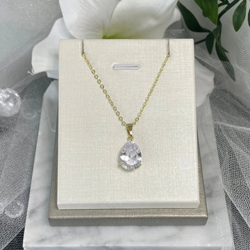 Melody crystal necklace.