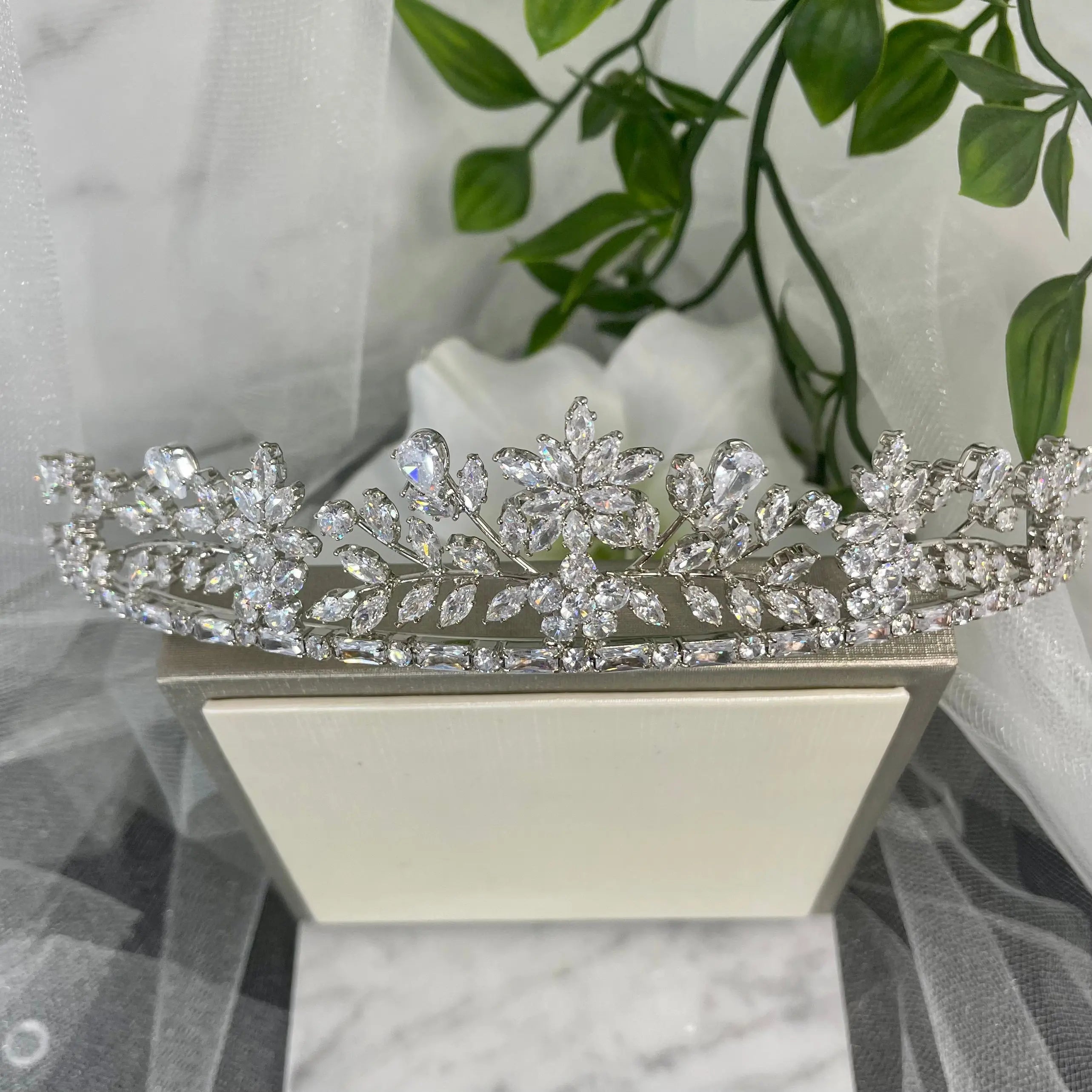 Nia Rhinestone Crystal Bridal Wedding Tiara: Elegant Floral Design Headpiece.